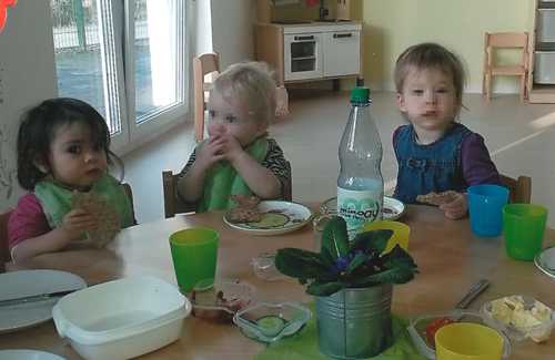 Bữa ăn sáng của các bé ở Đức.