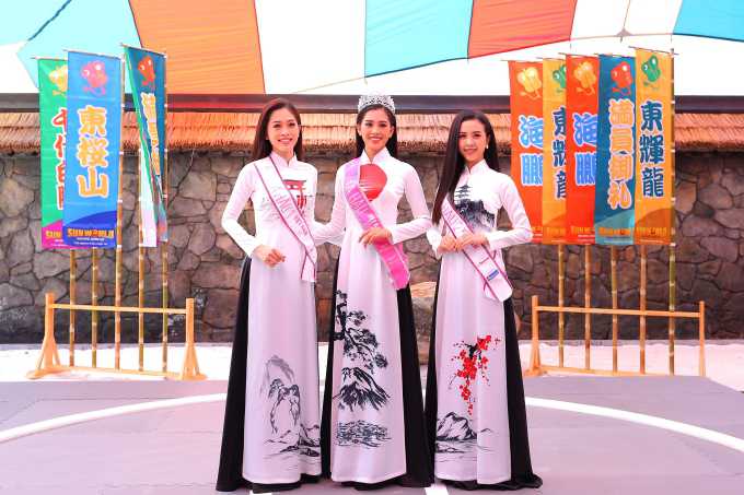 Trần Tiểu Vy diện áo dài đọ dáng với hai Á hậu - 4