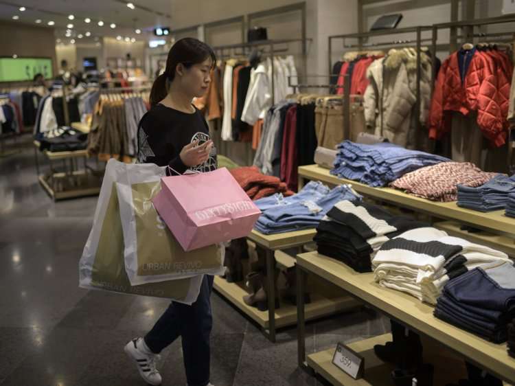 Longfor là một trong những nhà phát triển trung tâm mua sắm sớm nhất ở Trung Quốc. Công ty ước tính rằng 300 triệu người đã đến thăm trung tâm của nó vào năm 2017.