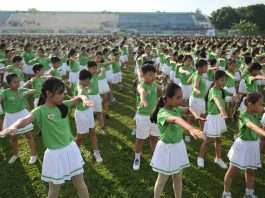 6.000 học sinh Vĩnh Long đồng diễn thể dục đạt kỉ lục Guinness Việt Nam