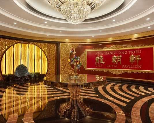 Đầu bếp sao Michelin danh tiếng Siu Hin-Chi mang tinh hoa ẩm thực đến The Reverie Saigon