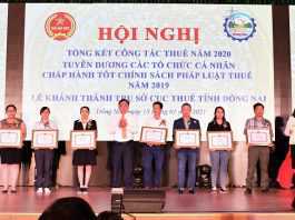 Nestlé Việt Nam tiếp tục nhận bằng khen thành tích xuất sắc đóng góp ngân sách Nhà nước