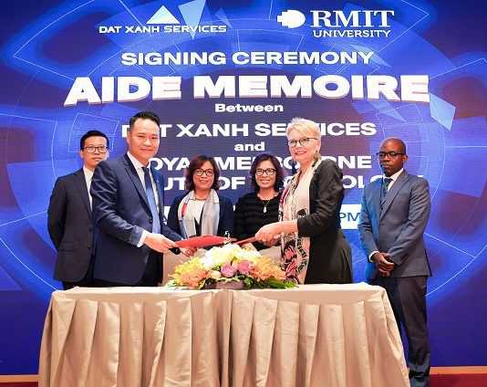 RMIT và Đất Xanh Services ký Biên bản ghi nhớ tóm tắt nhằm tăng cường hoạt động nghiên cứu và hợp tác chiến lược trong các lĩnh vực công nghệ trí tuệ nhân tạo AI