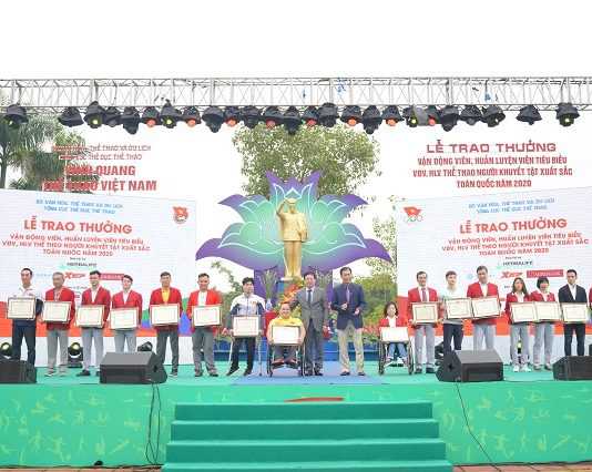 Herbalife Việt Nam đồng hành cùng Tổng Cục Thể Dục Thể Thao vinh danh VĐV, HLV tiêu biểu 2020 và tổ chức Ngày chạy Olympic vì sức khỏe toàn dân