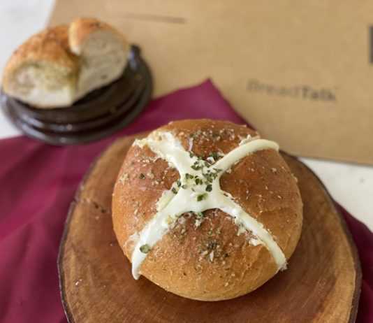 Bánh mì phô mai bơ tỏi của Breadtalk đã ăn sẽ mê đắm đuối