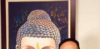 Bản sách đặc biệt “Nơi ánh sáng không bao giờ tắt” được chốt mua đấu giá 50 triệu đồng