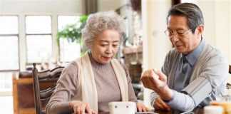 Vì sao phụ nữ sống lâu hơn đàn ông?