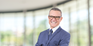 Xu hướng chuyển sang mô hình làm việc kết hợp – giữa làm việc tại văn phòng và làm việc từ xa