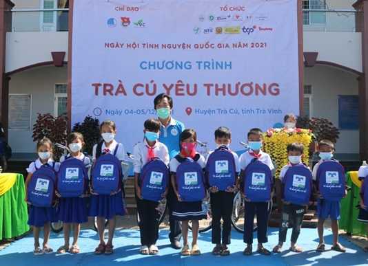“Kết nối trái tim tình nguyện năm 2021” Trà Cú yêu thương