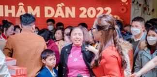 Khai xuân Nhâm Dần, dược phẩm Hoàng Hường gặp gỡ và tri ân cha mẹ nhân viên