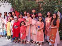 Những hình ảnh hậu trường dễ thương của buổi trình diễn “BST áo dài Hoàng Tử Bé”