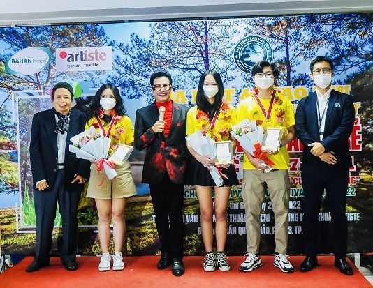 Lễ ra mắt và trao Huy chương Festival cùng giấy chứng nhận và Thẻ Công dân danh dự cho đội LÂM VIÊN