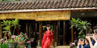 Kim Tuyến lần đầu làm first face trình diễn thời trang chuyên nghiệp của NTK Hoài Sang