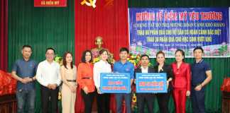 Đoàn doanh nhân Top 10 Hoa hậu Doanh nhân Toàn năng châu Á 2022 chia sẻ cùng bà con nghèo và học sinh khó khăn ở Hà Tĩnh