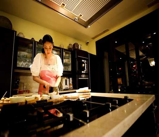 “Gõ cửa trái tim”: Hà Kiều Anh mượn món ăn nói về cuộc đời