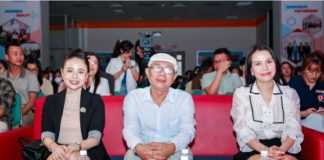 CEO Ngọc Anh và nghệ sĩ Trúc Thy cùng làm giám khảo cuộc thi của sinh viên Đại học UEF