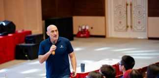 Giảng viên Tây dạy Lịch sử Việt