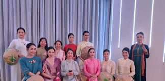 Ấn tượng quá Áo dài & Nón lá Việt Nam của Hội Quán Các Bà Mẹ tại Paris Fashion Week
