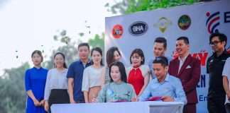 Farmstay Núi Dinh ký kết tài trợ 100% cho nghệ sĩ Trúc Thy sử dụng địa điểm thực hiện các hoạt động của dự án “Mẹ Thiên Nhiên”