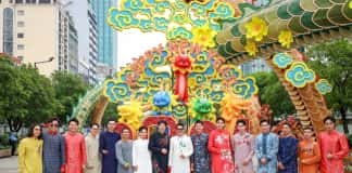 Thương hiệu F2 Fashion & Freedom tài trợ áo dài cho sự kiện khai xuân tại đường hoa Nguyễn Huệ