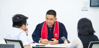 Cú “sốc” kép và hành trình “phá kén” của nam sinh trường Quốc học Huế