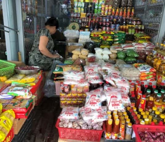 LỢI BẤT CẬP HẠI TỪ THÓI QUEN SÍNH HÀNG NGOẠI CỦA NGƯỜI TIÊU DÙNG