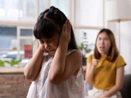 Những lời nói của cha mẹ làm con tổn thương