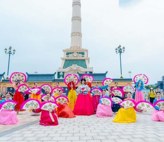Điểm danh loạt trải nghiệm ăn chơi “cực cháy” tại 8WONDER Moon Festival