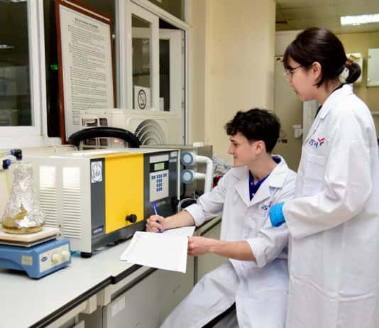 Giải bài toán chuyển giao tri thức