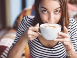 Cà phê gây đau đầu hay giảm đau đầu?
