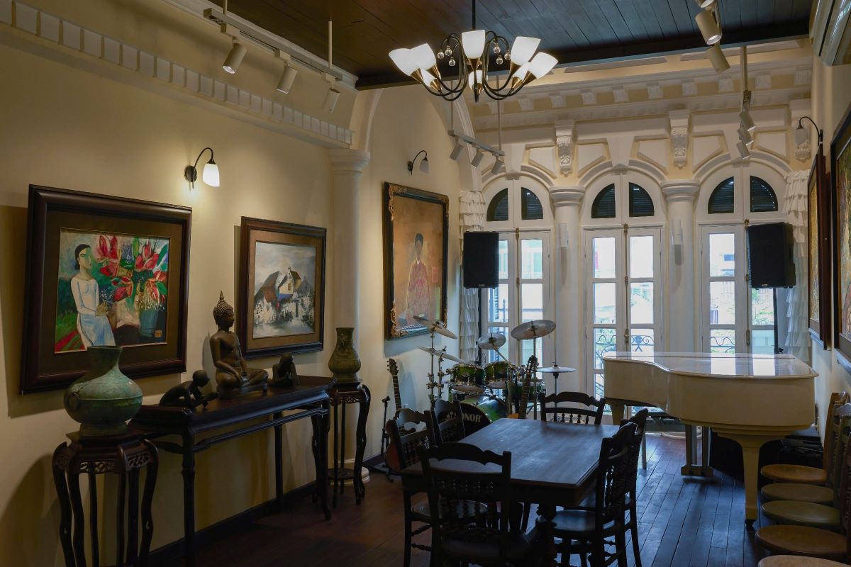 Phu nu hien dai Chu Gallery Decor 10