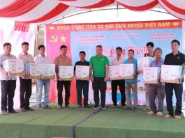 Công ty Cân Hoa Sen tặng Cân Đồng Hồ Lò Xo cho Hội Nông Dân ở Bình Phước