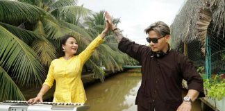 Thanh Nhã và DJ JVL mặc áo bà ba biểu diễn tiết mục độc đáo quảng bá quê hương Việt Nam