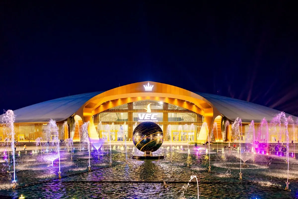 Phu nu hien dai 8Wonder 2025 yeu nuoc 02