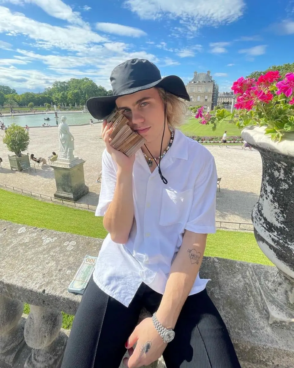 Phu nu hien dai The Kid LAROI 07