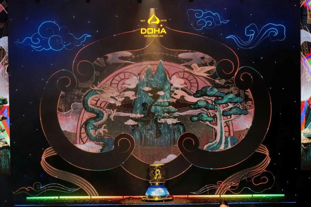 Phu nu hien dai vo ngua nuoc nam doha 8