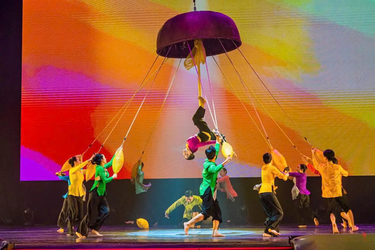 Nha hat bong sen phunuhiendai.vn 1