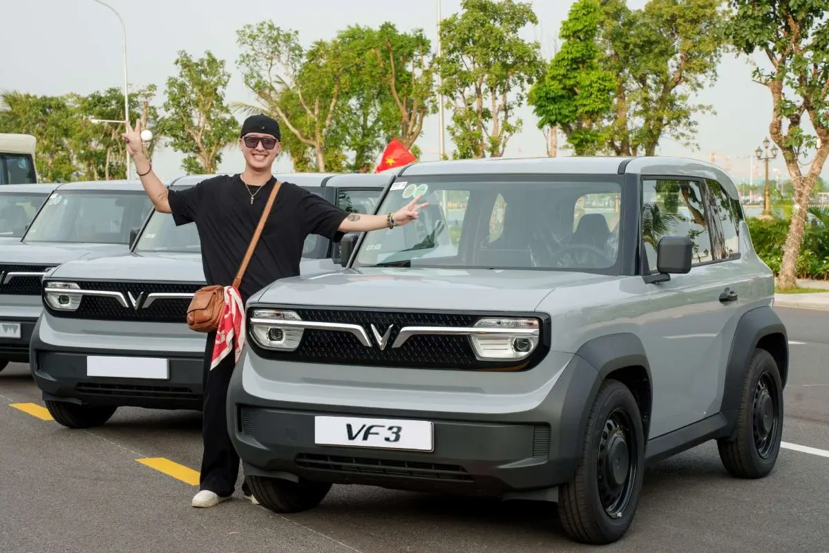 Phu nu hien dai Xanh SM tang Vf 3 03