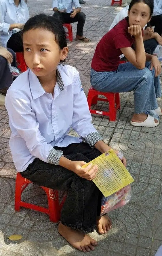 TỦ SÁCH ƯỚC MƠ – KHI GIÁO DỤC XUẤT PHÁT TỪ TRÁI TIM TRẺ THƠ 16 Phu nu hien dai tu sach uoc mo 06