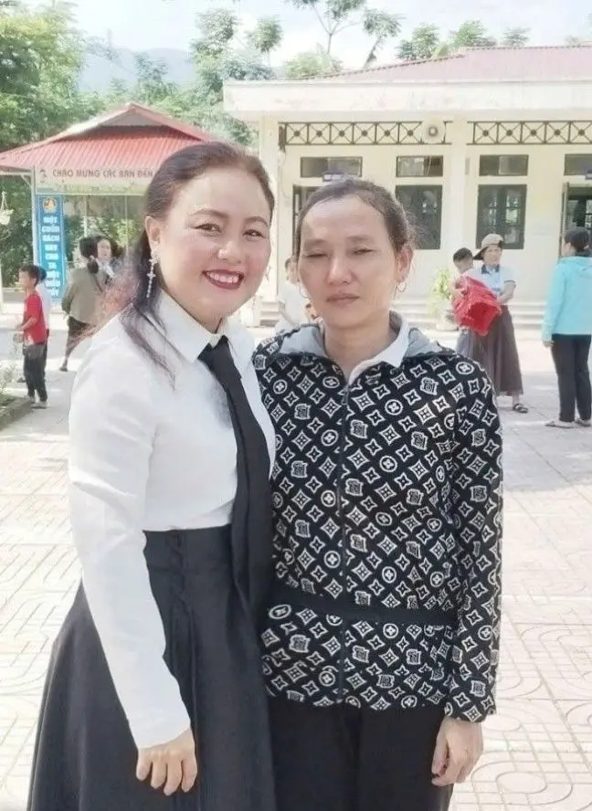 TỦ SÁCH ƯỚC MƠ – KHI GIÁO DỤC XUẤT PHÁT TỪ TRÁI TIM TRẺ THƠ 17 Phu nu hien dai tu sach uoc mo 07