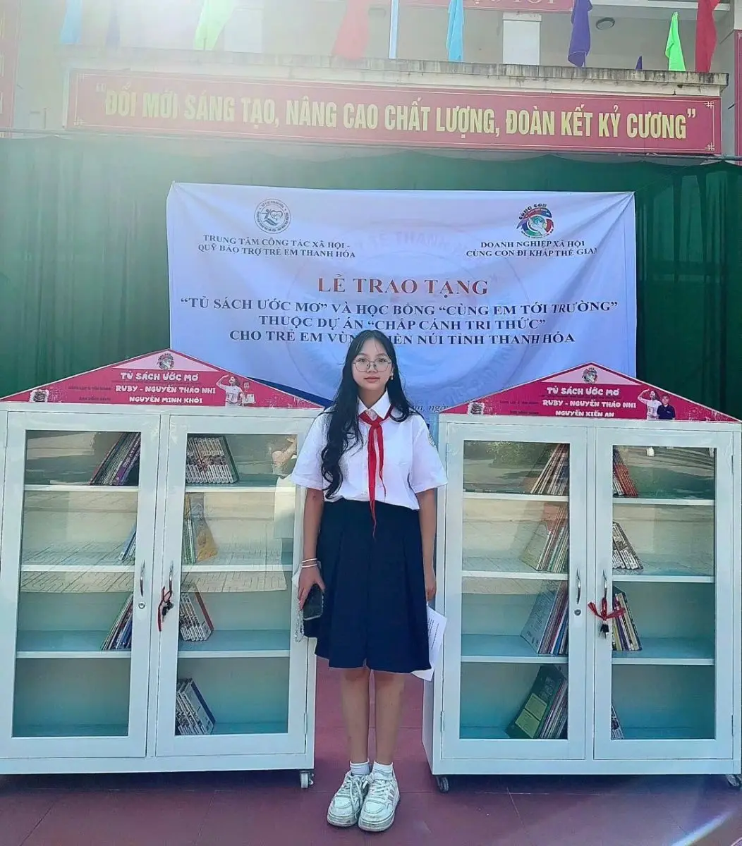 TỦ SÁCH ƯỚC MƠ – KHI GIÁO DỤC XUẤT PHÁT TỪ TRÁI TIM TRẺ THƠ 18 Phu nu hien dai tu sach uoc mo 08