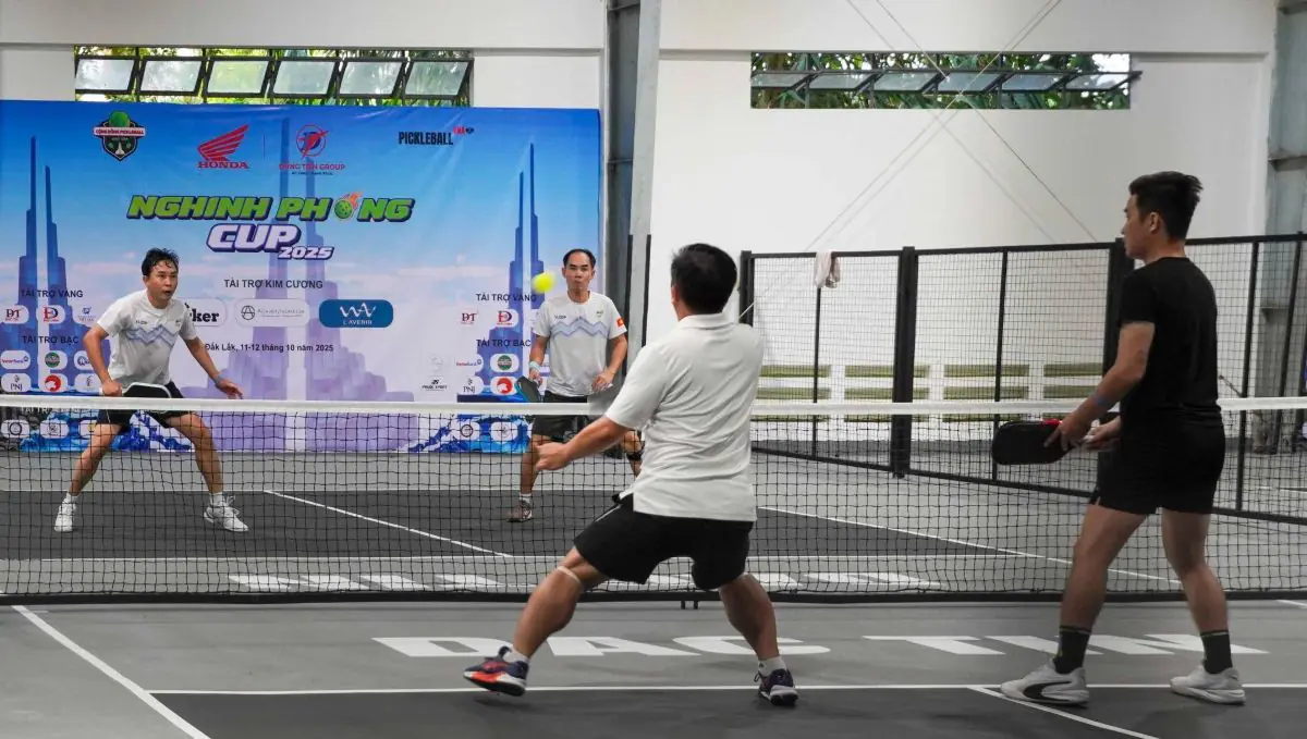 Phu nu hien dai ASTA HEALTHCARE USA pickleball 1 06