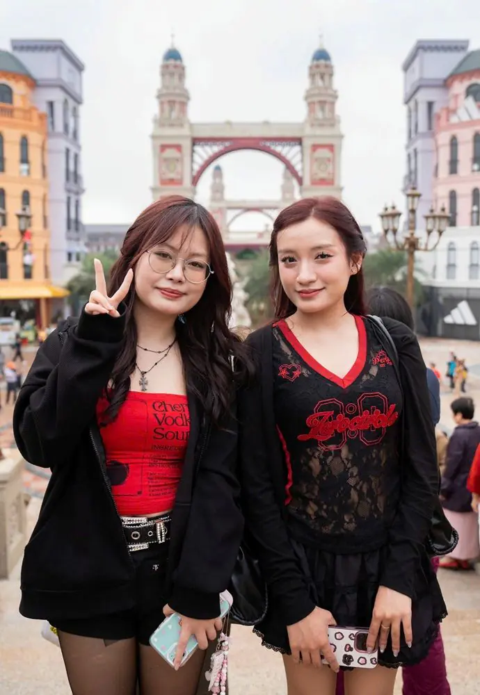 Phu nu hien dai G DRAGON 2025 WORLD TOUR 07