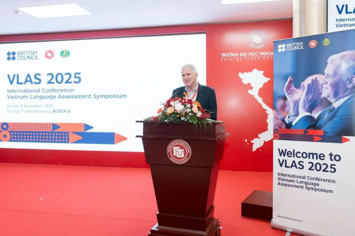 Phu nu hien dai VLAS 2025 04