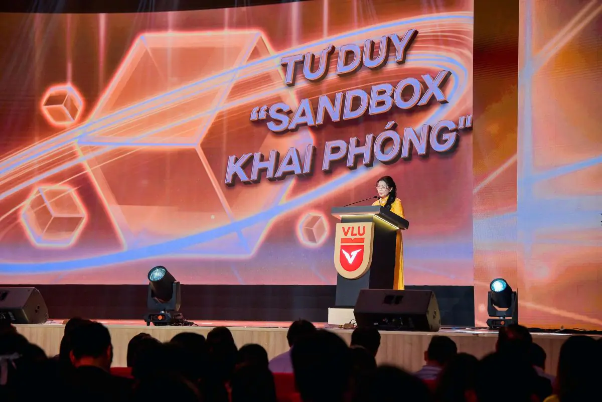 Phu nu hien dai dai hoc van lang 01 1