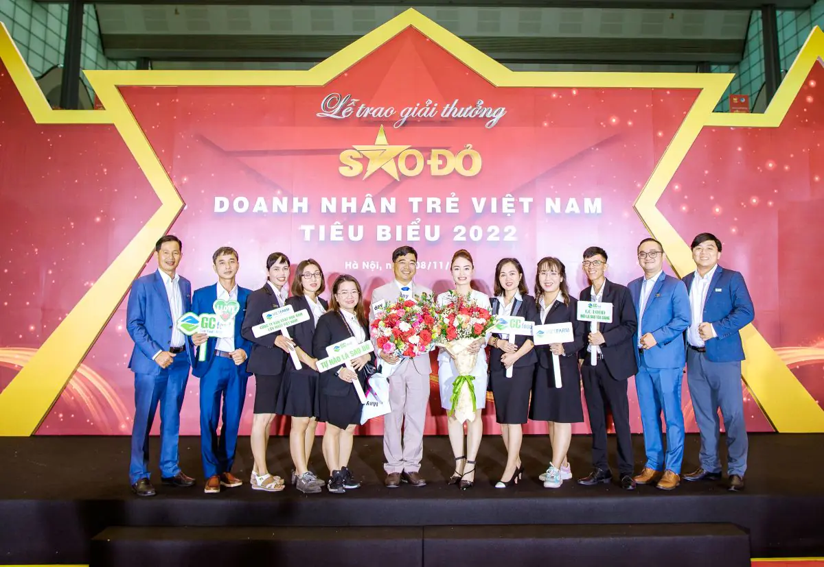 ‘Vua nha đam’ 3 lần liên tiếp nhận Giải thưởng Sao Đỏ 6 Phu nu hien dai vua nha dam 01