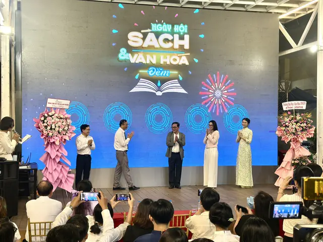 Khai mạc ‘Ngày hội sách và văn hóa đêm’ lần thứ nhất