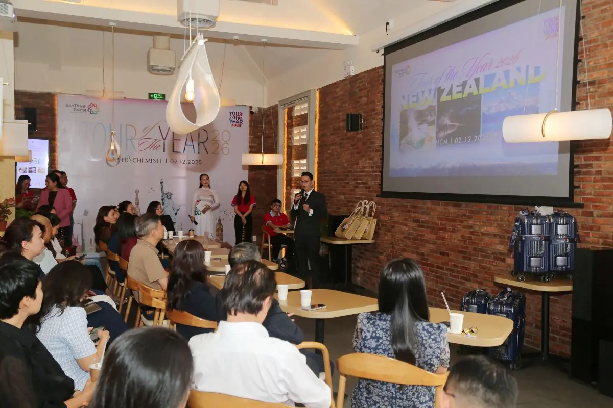 Phu nu hien dai NEW ZEALAND tour of the year 02