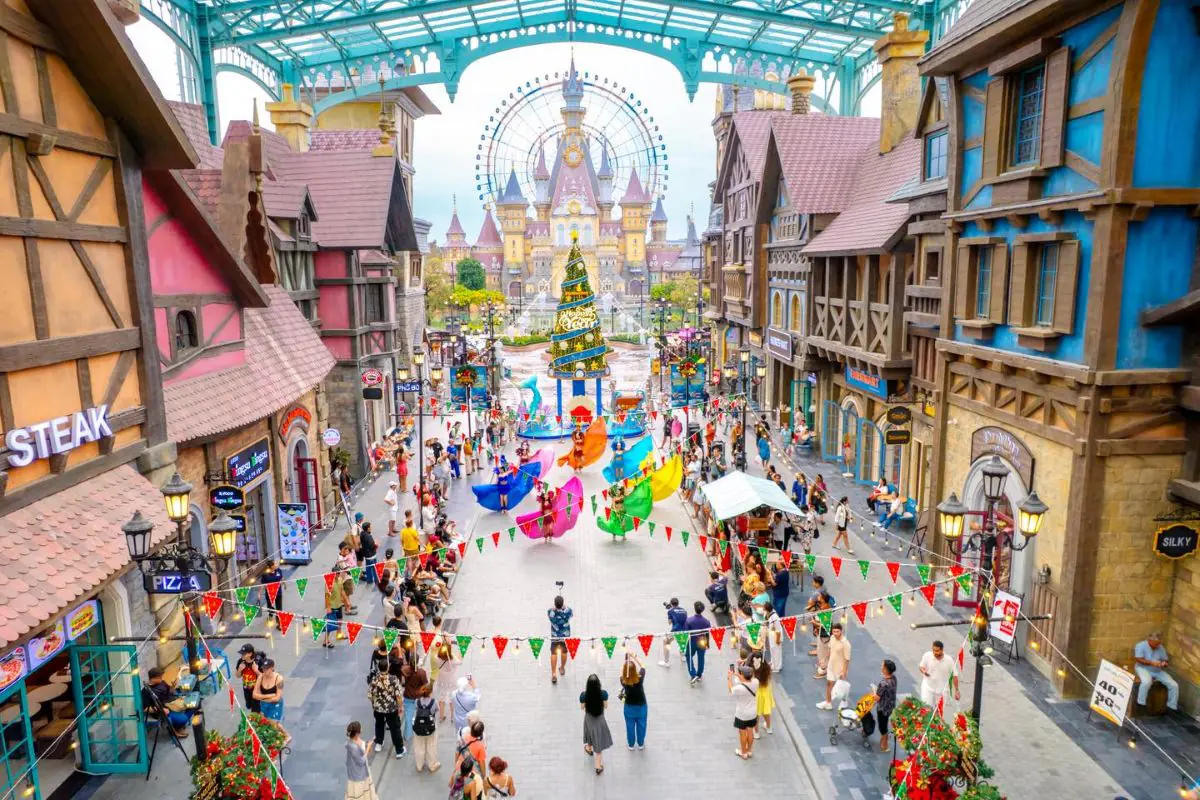 Bắc đảo Phú Quốc mùa đẹp nhất năm đánh thức mọi giác quan du khách 13 Phu nu hien dai Vinpearl phu quoc 01