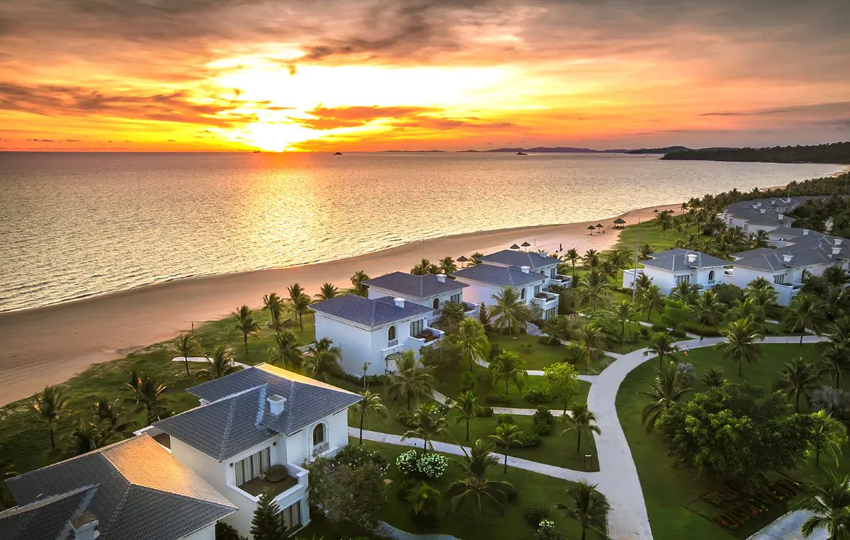 Bắc đảo Phú Quốc mùa đẹp nhất năm đánh thức mọi giác quan du khách 14 Phu nu hien dai Vinpearl phu quoc 02